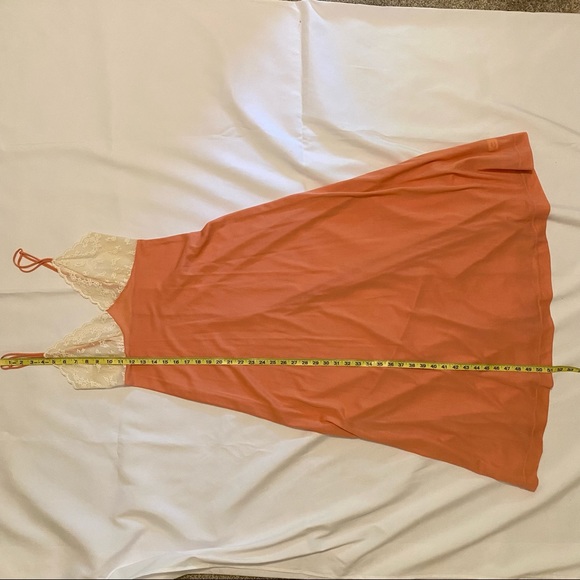 Vintage 1970s Miss Elaine Coral Nightgown and Robe Set - Picture 12 of 16